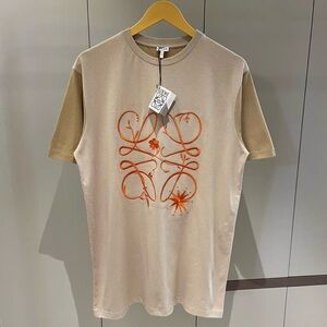 🚩steal  Loewe Beige Short-Sleeve Tee with Orange Anagram Motif
